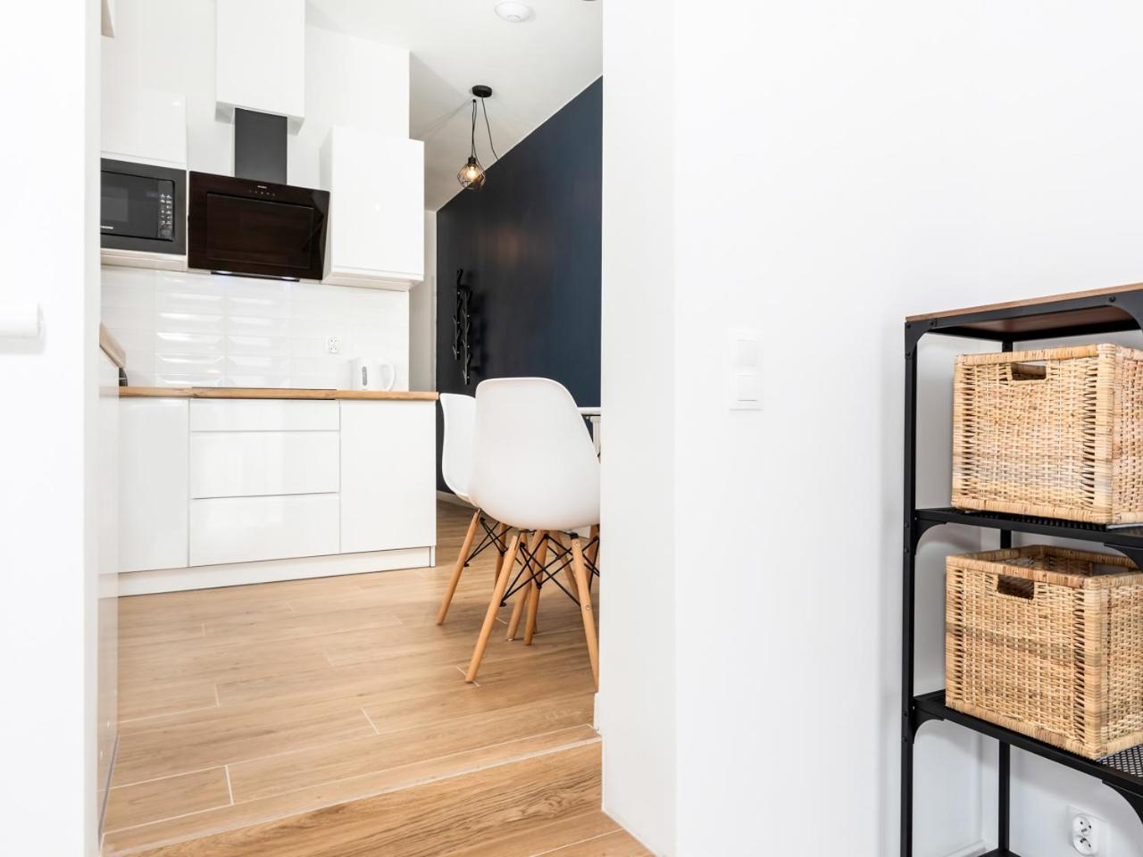 Kompleks Wypoczynkowy Pomerania Z Podgrzewanym Basenem 30 Metrow Do Morza Rewal Habitación foto